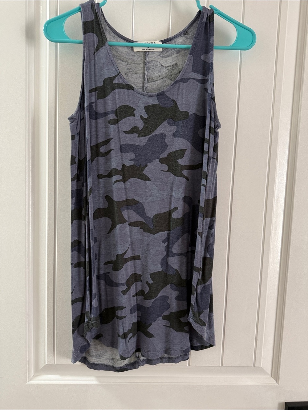 Zenana Outfitters Blue & Black Camo Sleeveless Tank
